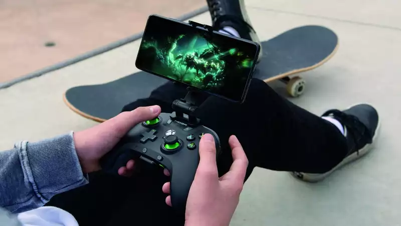 This new controller turns the Samsung Galaxy Note 20 into a mobile Xbox