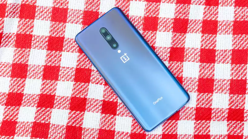 It just leaked the OnePlus8 specification and it doesn't make any sense