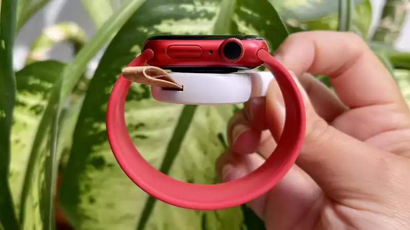 This Apple10Apple Watch Accessory is a game changer for battery life