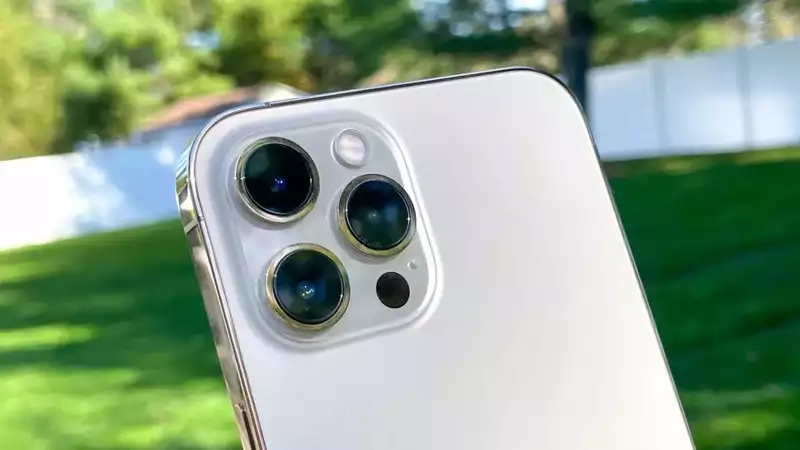 iOS15 could Fix Worst iPhone Camera Flaw