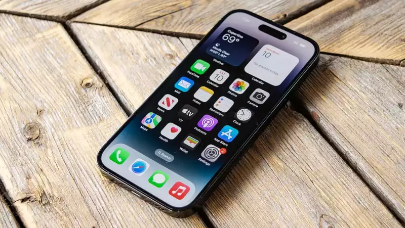 Apple's iPhone may not get a MicroLED display right away — here's why