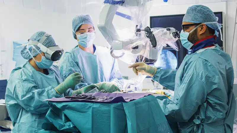 Apple Vision Pro Used in Spinal Surgery - How?