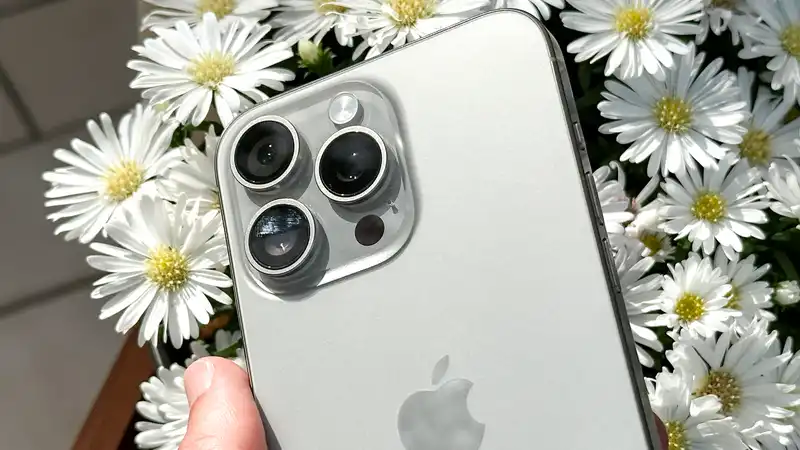 iPhone 16 Pro suggests a major camera upgrade - and it's stolen from Max