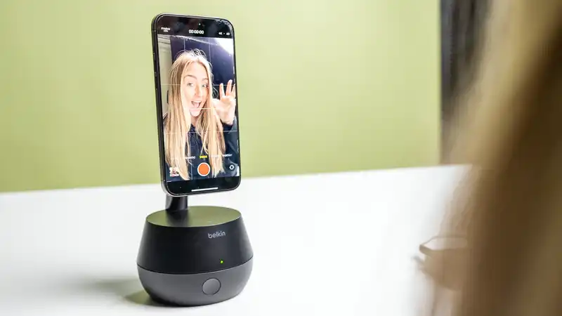 Tried out Belkin's new Automatic Tracking Stand Pro