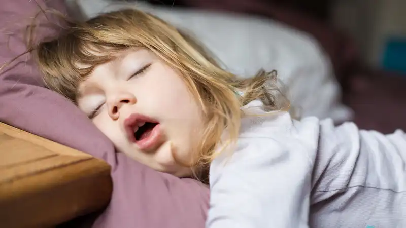 Experts introduce five common symptoms of sleep apnea in children and when they are most likely to appear