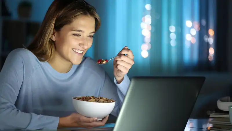 Is eating cereal at night bad for sleep? Ask a Nutritionist