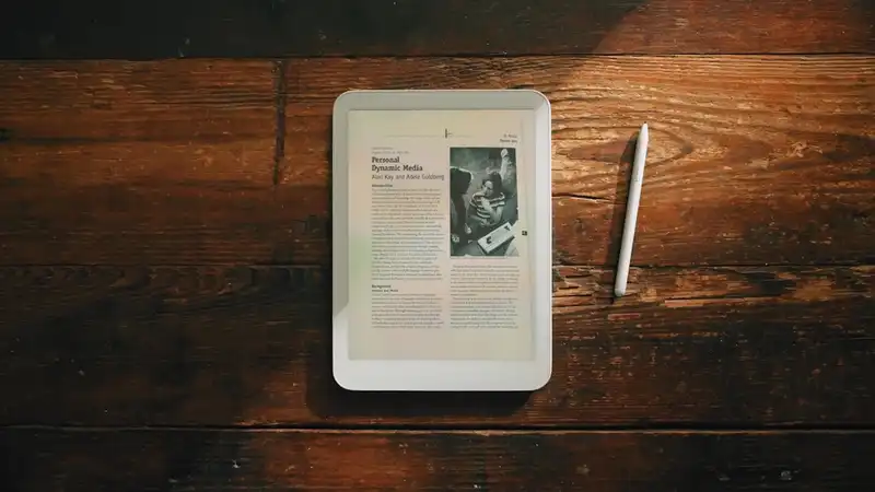 Daylight DC1 is a new tablet with a "live paper" display that may be better than E-ink