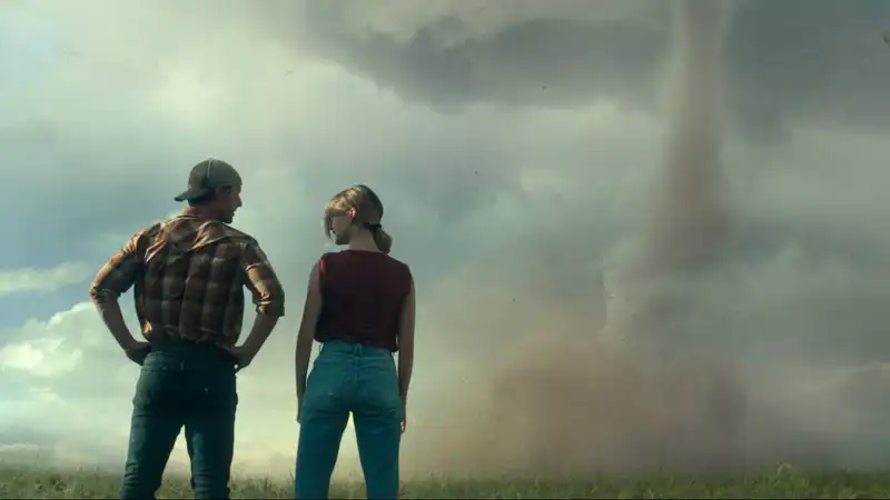 Reviews Arrive for "Twisters" - Critics Call It a Must-See Summer Blockbuster