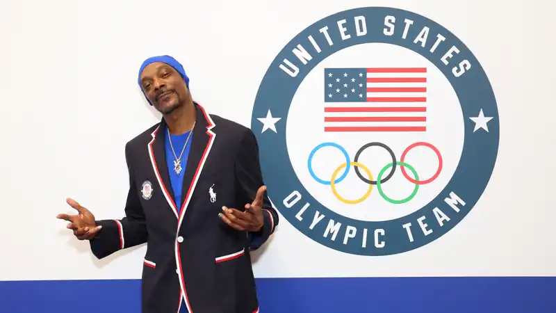 How to Watch Snoop Dogg Carry the Olympic Torch - Live Stream