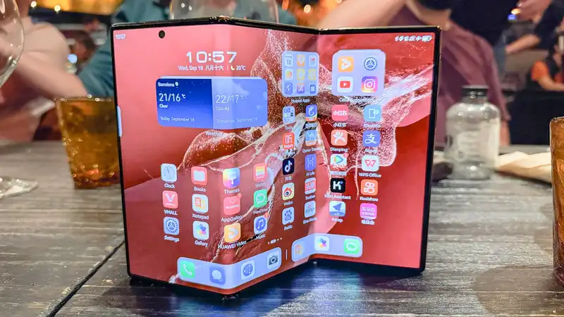 Forget the iPhone Flip - Samsung to Launch Tri-Fold Phone in 2025