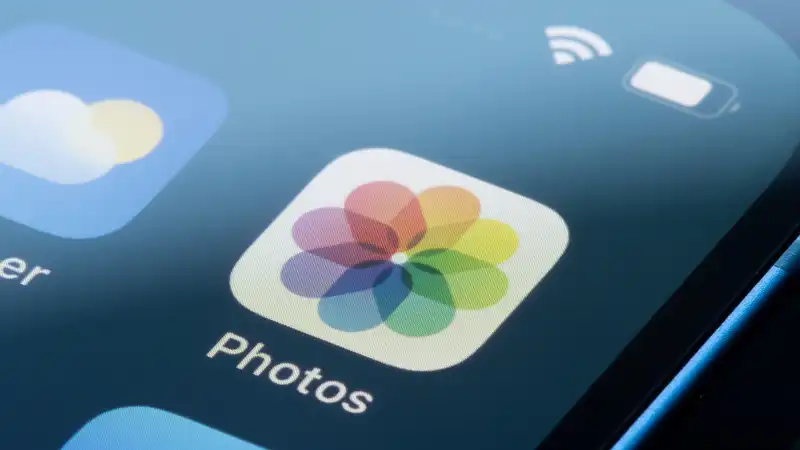 iOS 18.2 Aims to Fix One of the Most Annoying Features of the Photos App