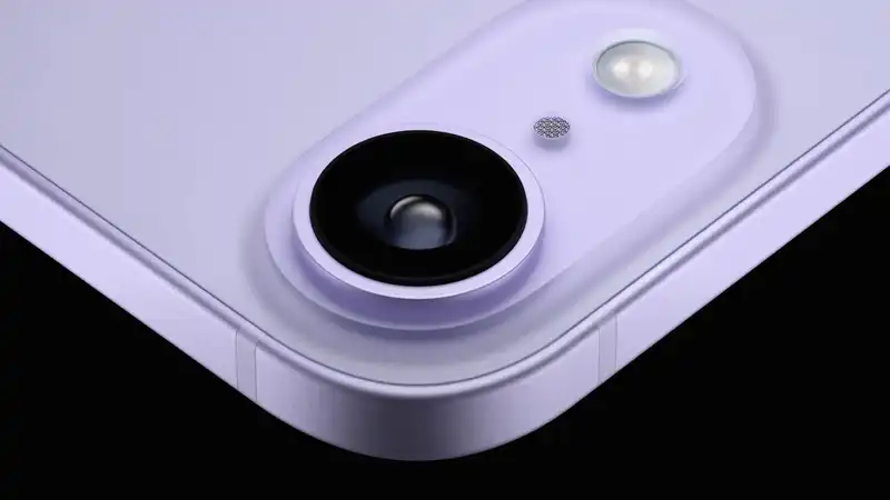 According to iPhone 17 Air rumors, Apple may copy Google Pixel's camera rubber.